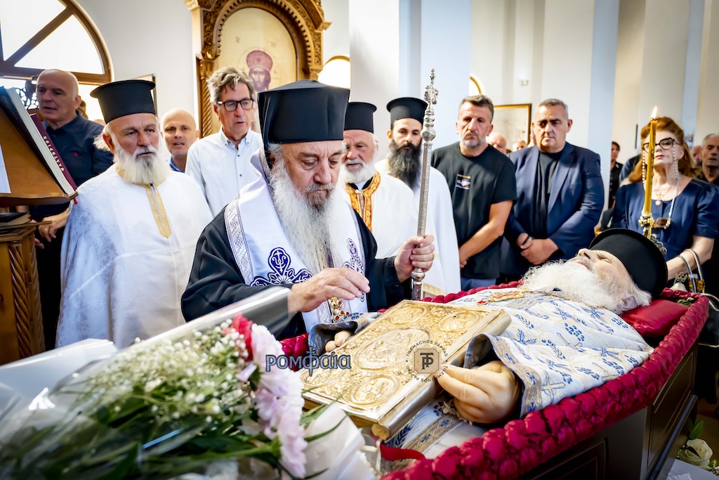 ystato-xaire-ston-protopr-xristo-pappa-foto
