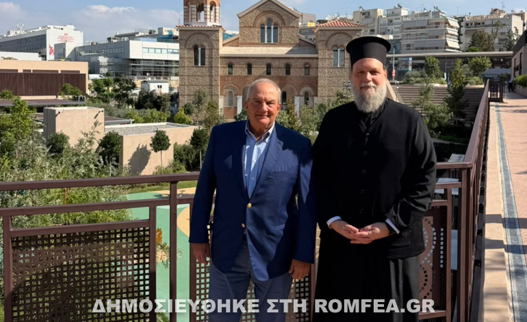 Ο πρ. Πρωθυπουργός Κώστας Καραμανλής στο «Ιωνικό Κέντρο»