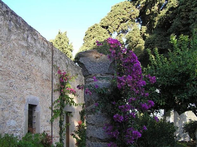 moni-aretiou-10