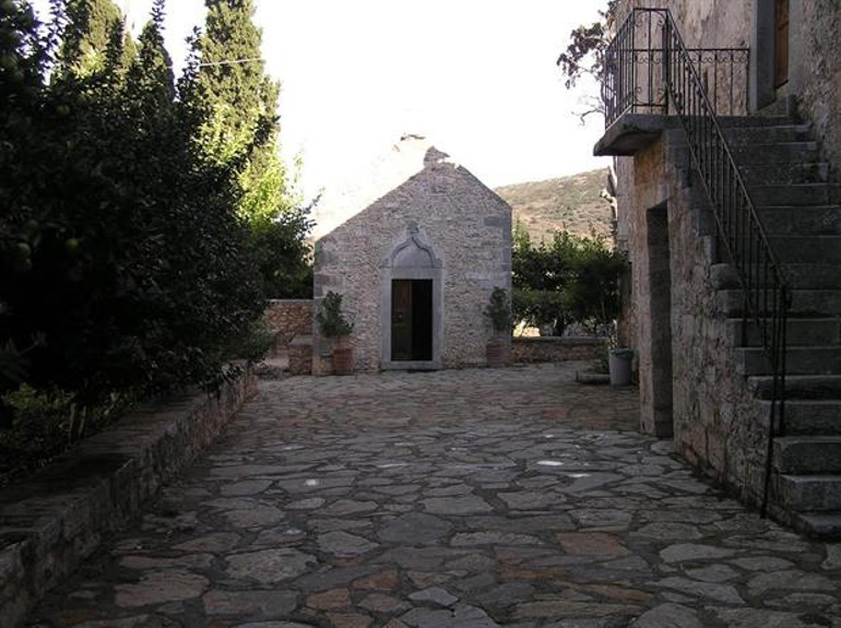 moni-aretiou-11