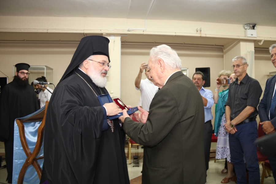 ahdonidis