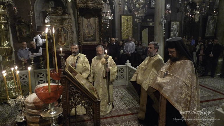 eisodia tinos 1