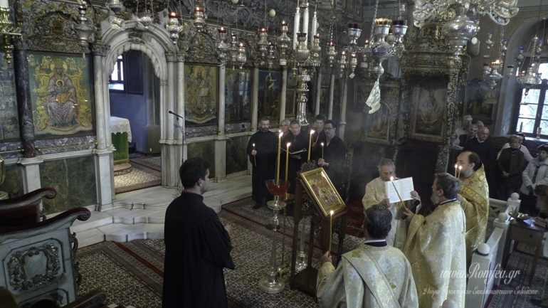 eisodia tinos 1