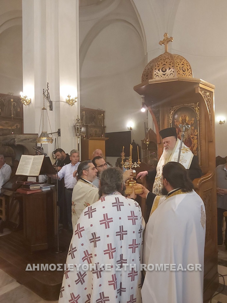 perissa santorinis 1