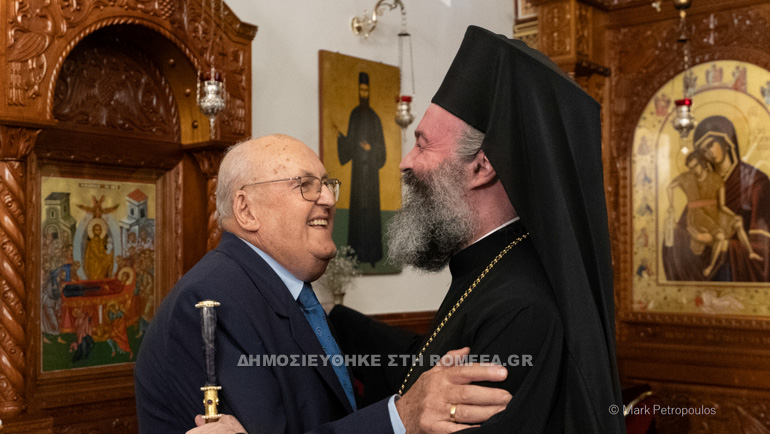 maxi kritis makarios 1