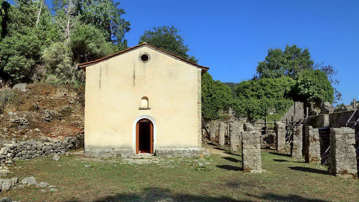kokkini ekklisia