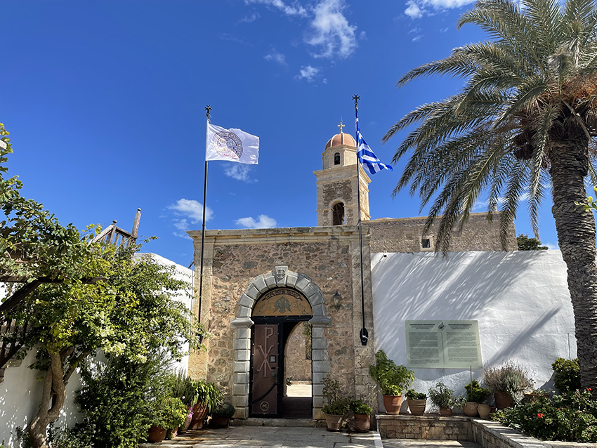 moni toplou