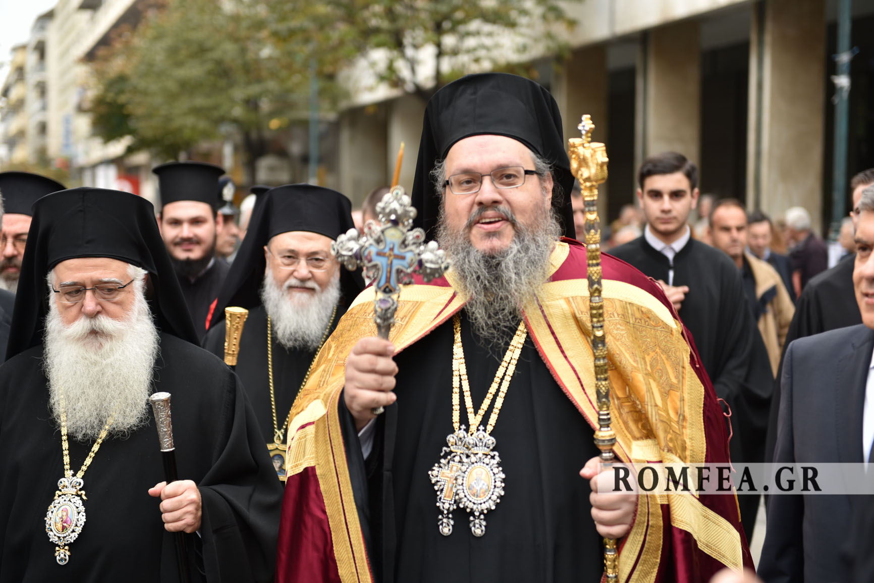 enthronisi larisis 80