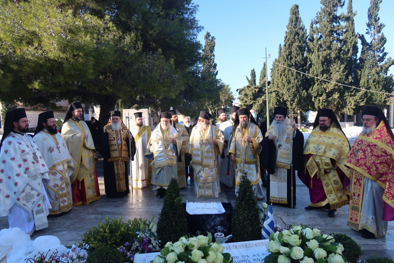 mnimosino xristodoylos 7