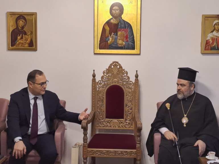 presbis georgias smirni 1