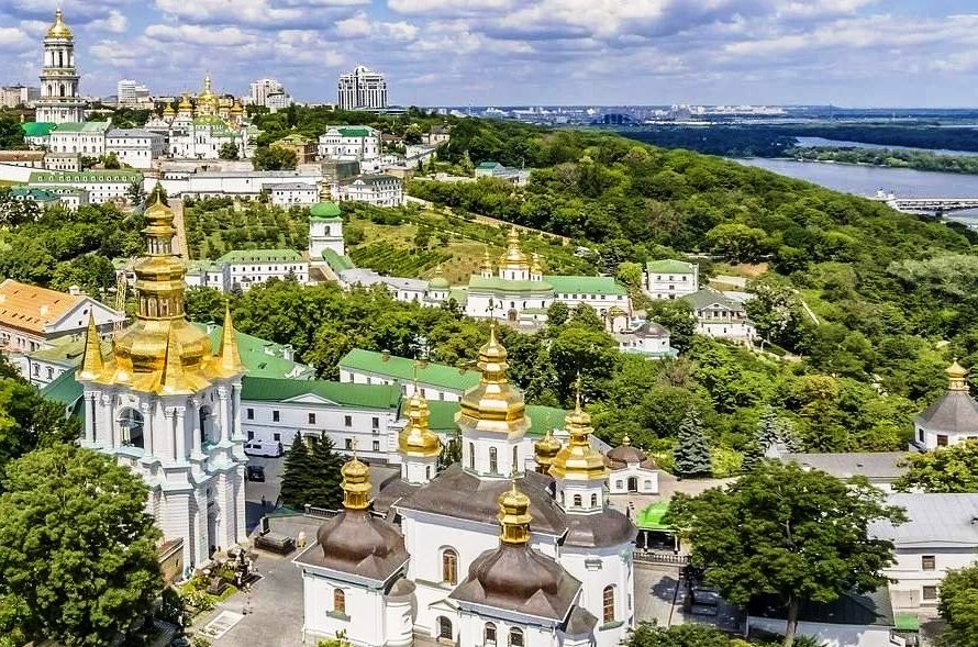 oukraniki ekklisia