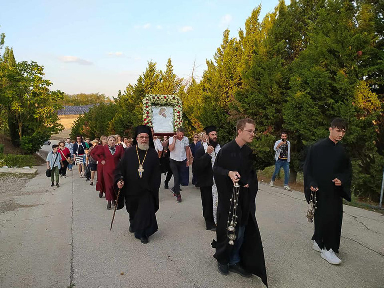 agia skepi ebros 1
