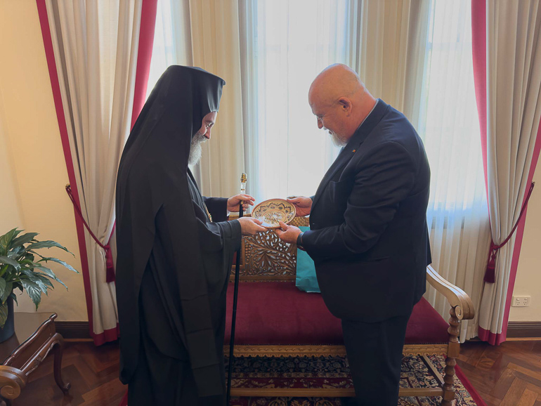 presbis makarios 2