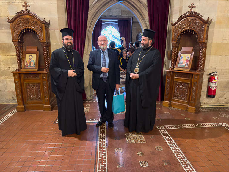 presbis makarios 2