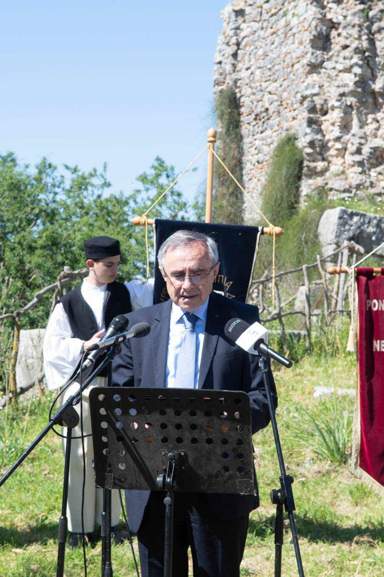 ekdilosi kozilis rogon 1