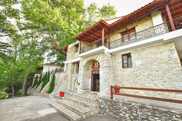 ag triada serres 1