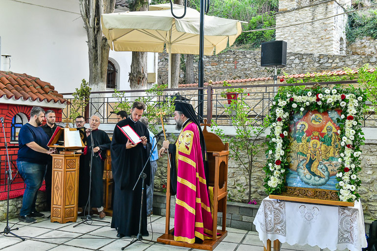 ag triada serres 1