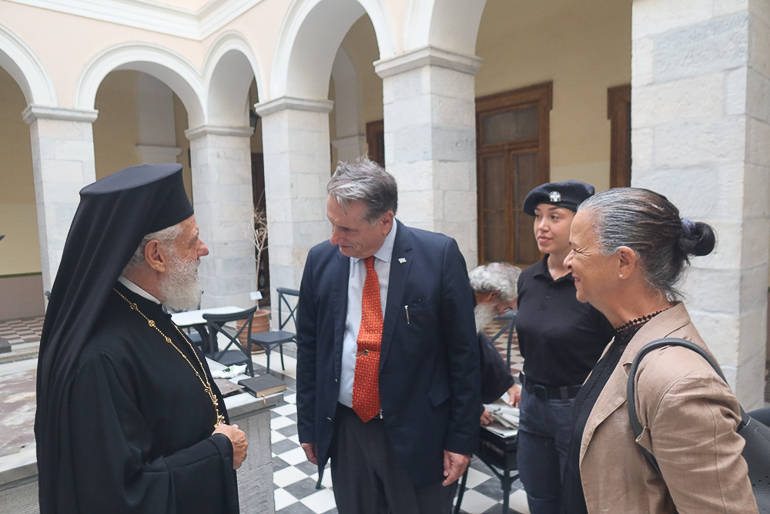 dikastiko syros 2