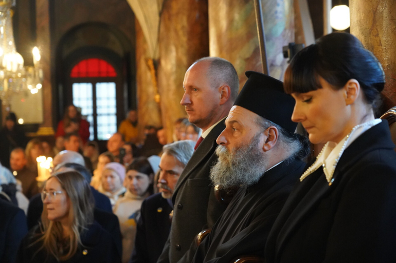 mnimosino oukranoi fanari 1