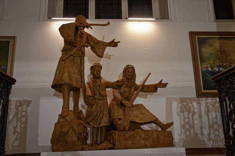 egkainia keimilion 1
