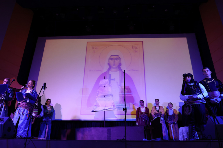 neaniki ekdilosi 1