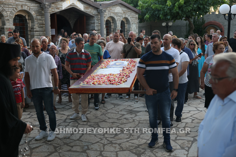 egkomia trikorfo 1