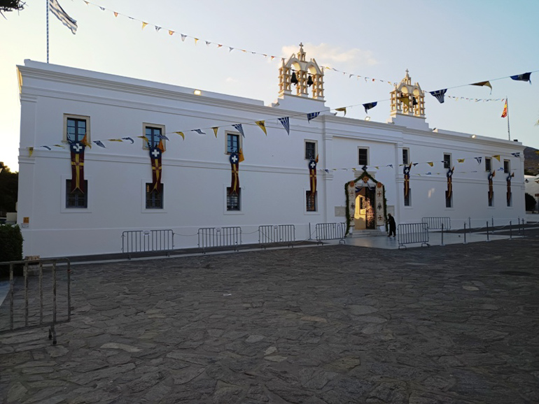 ekatontapilianoi koimisi 17