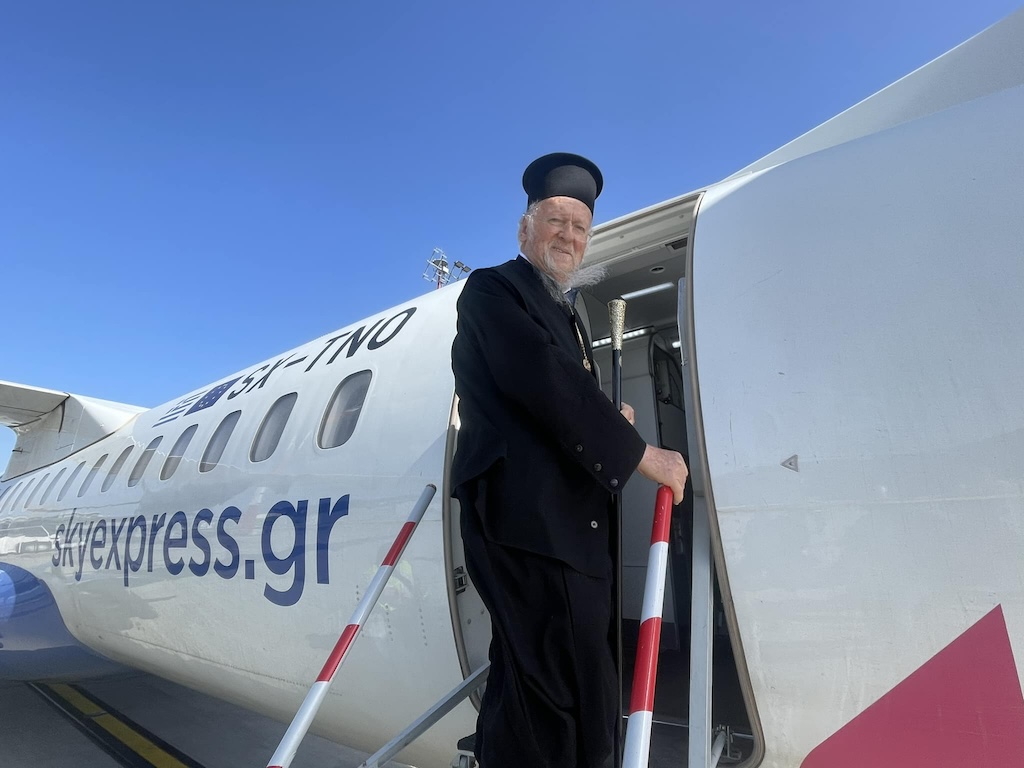 ecumenical aeroplano airplane