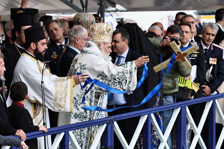 theofaneia peiraias 19