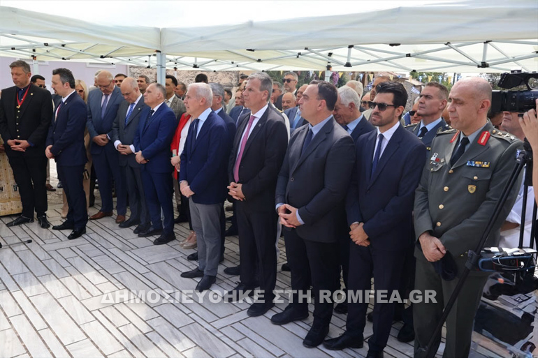 mnimi sto mistra 1