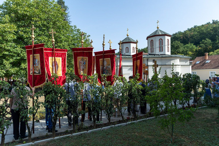 koimisi serbias 11