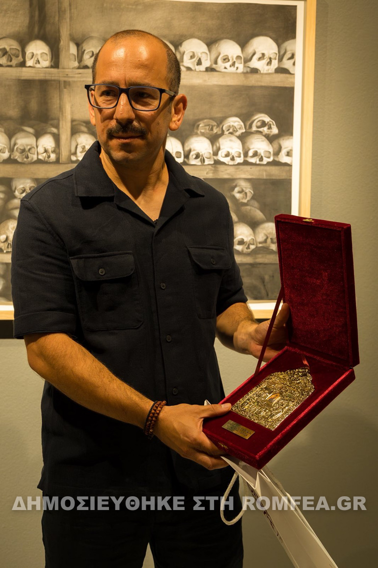 theomitorika ydra 12