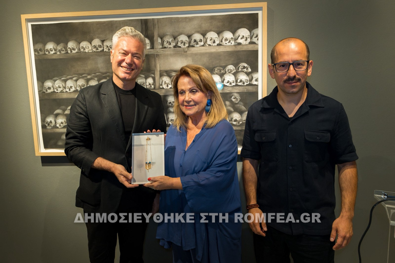 theomitorika ydra 16