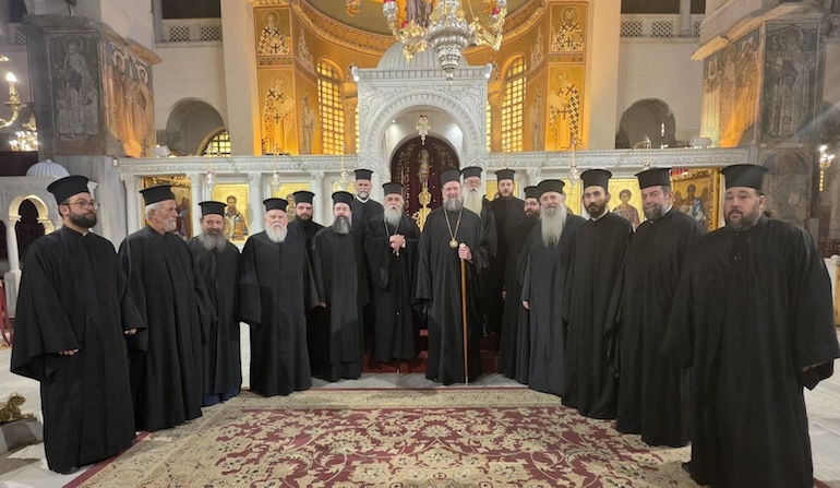 o-ileias-athanasios-me-klirikoys-ston-agio-dimitrio-thessalonikis
