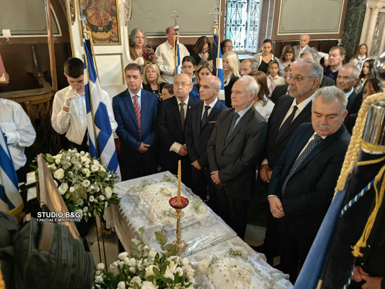 kapodistrias mnimi 6