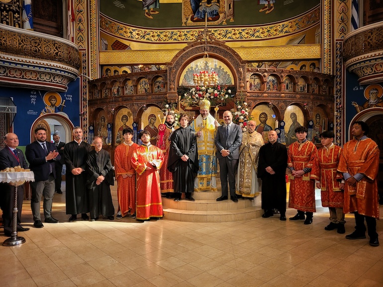 o-arxiepiskopos-apostolos-ston-istoriko-nao-tou-agiou-georgiou-toronto