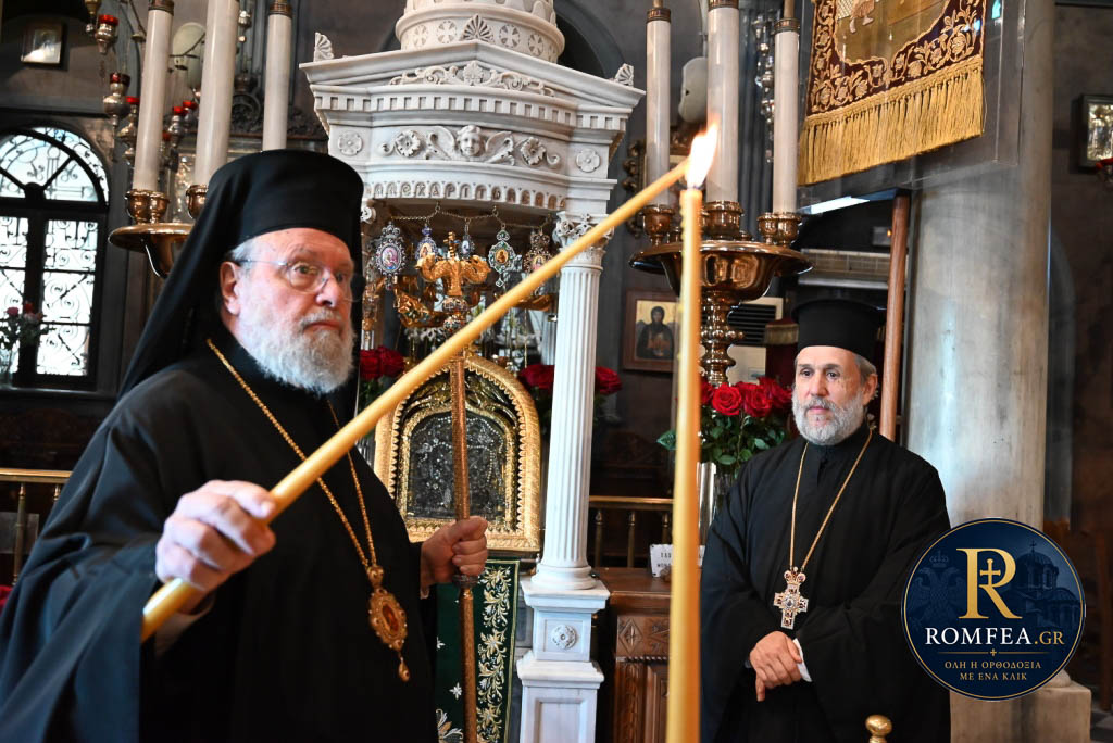 o-mitropolitis-axaias-athanasios-sti-megaloxari-tinou