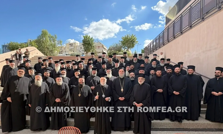 o-koroneias-panteleimon-stin-ieratiki-synaksi-tis-i-m-neas-ionias