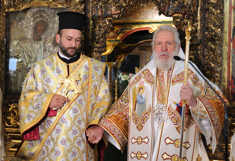 koura-monaxoy-kai-xeirotonia-diakonou-stin-i-m-tourlianis