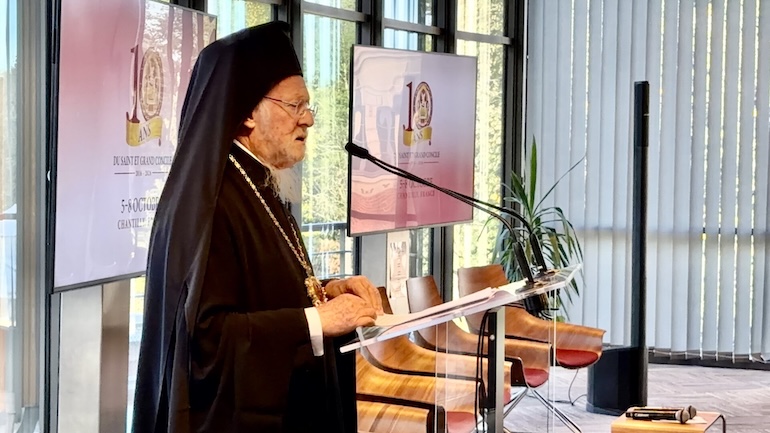 parisi-omilia-oikoumenikoy-patriarxi-sto-epeteiako-synedrio