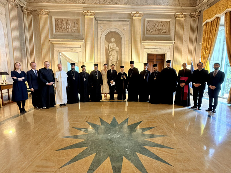 oikoymenikos romi 15