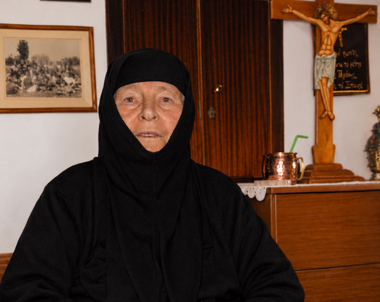 ekoimithi-i-kathigoumeni-tis-i-m-ligovitsiou-gerontissa-makrina