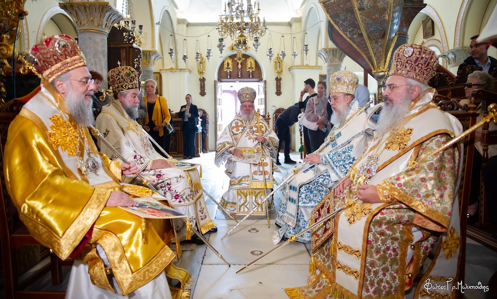 sylleitourgo-kai-xeirotonia-presvyterou-stin-i-m-tourlianis-foto