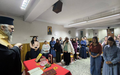 Αγιασμό στη σύναξη φοιτητριών από τον Φλωρίνης Ειρηναίο