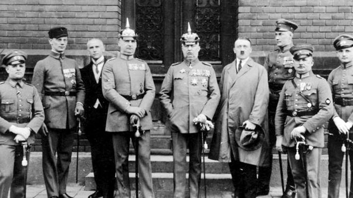 oi-thriskeftikes-katavoles-kai-o-apokryfistikos-xaraktiras-tou-fasismoy-kai-tou-nazismoy