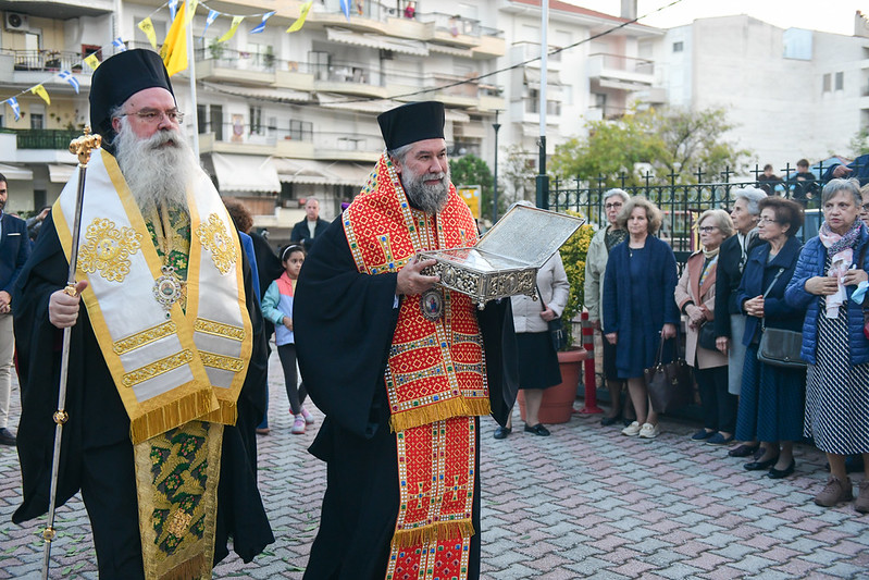ypodoxi-tou-stavroy-ton-megalon-komninon-stis-serres