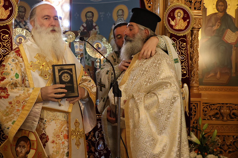 xeirotonia-neou-presvyterou-sto-passio-korinthias-foto