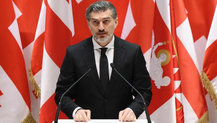 kavelasvili-se-dyskoles-stigmes-i-ekklisia-enose-kai-prostatefse-to-ethnos