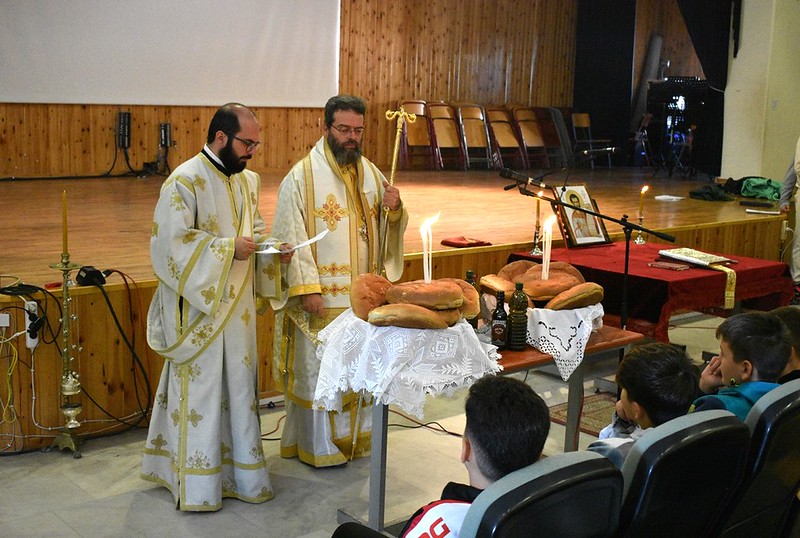 o-mitropolitis-maroneias-sto-mousiko-sxoleio-komotinis