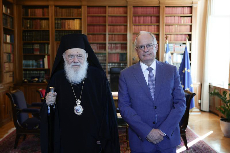 synantisi-arxiepiskopou-me-ton-proedro-tis-dimokratias